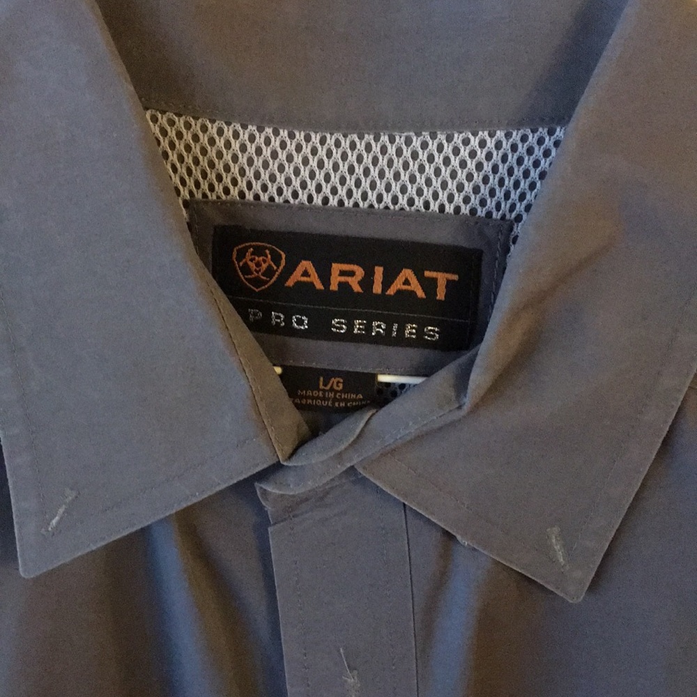 Ariat large shirt